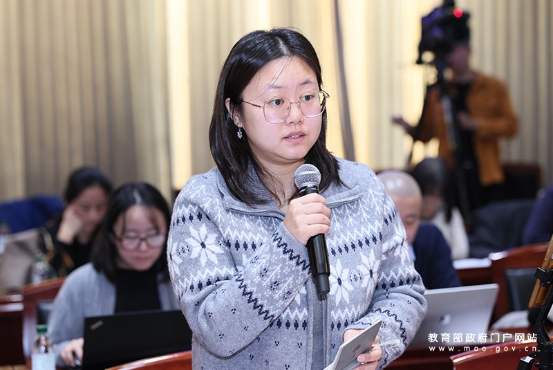 加快构建中国特色